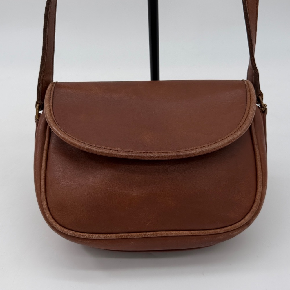 Vintage Coach Casey 9923 British Tan Leather Crossbody Bag